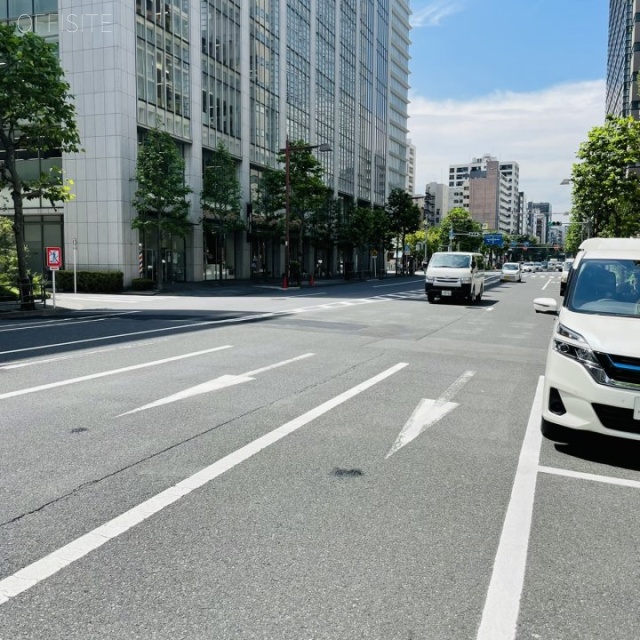 ムゲン日本橋ビル ビル前面道路