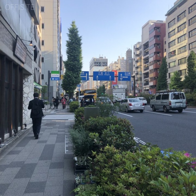 山手ビル5号館 ビル前面道路