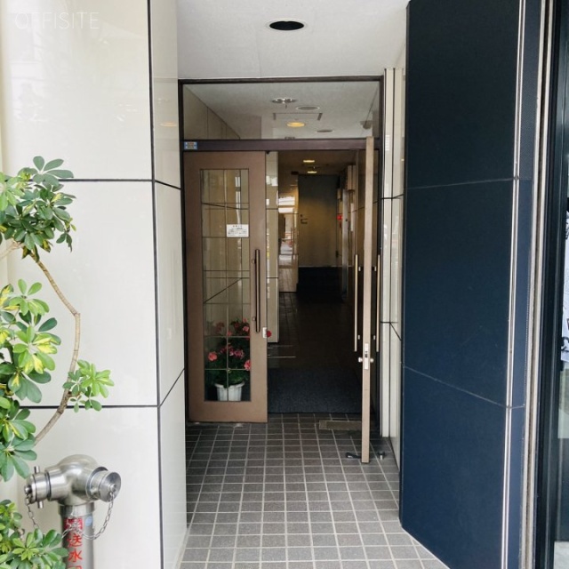 カワムラビル エントランス