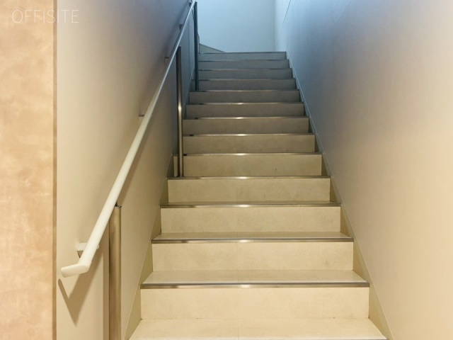 HF日本橋兜町ビルディング 階段