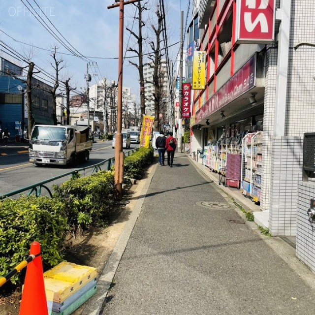 白山NTビル 前面歩道