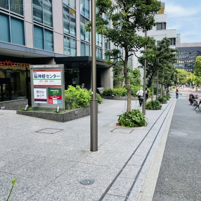 神谷町プライムプレイス ビル前面道路