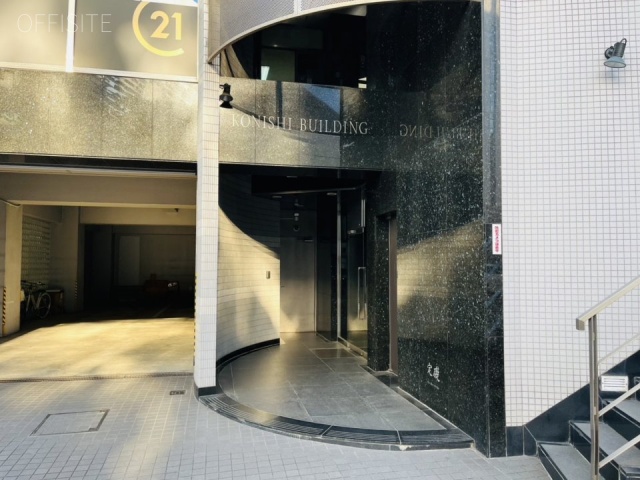 小西ビル エントランス