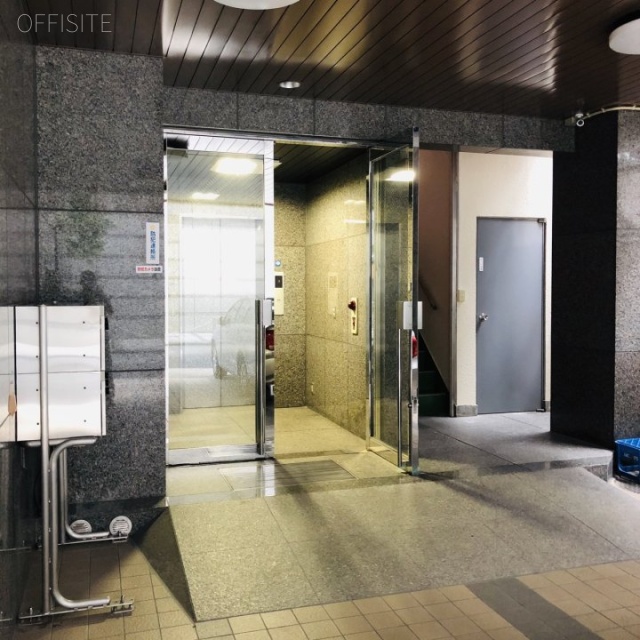 南部ビル エントランス