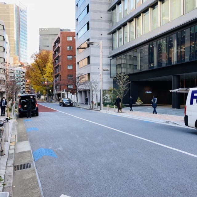 山口ビル ビル前面道路
