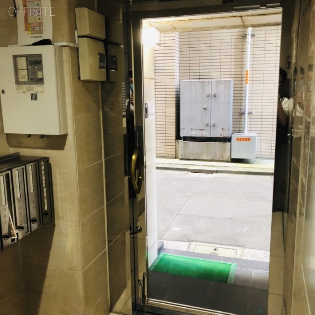 国土淡路町ビル エントランス