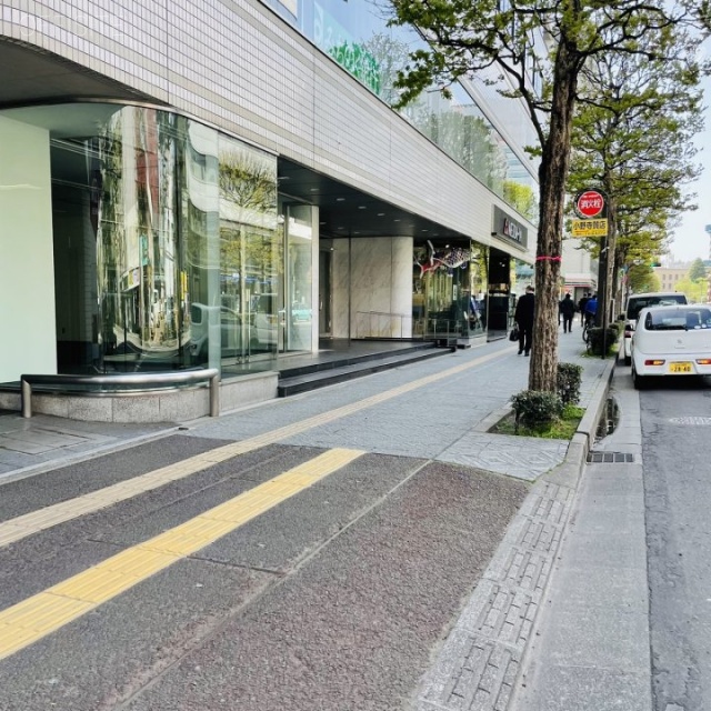 仙台NSビル 前面歩道