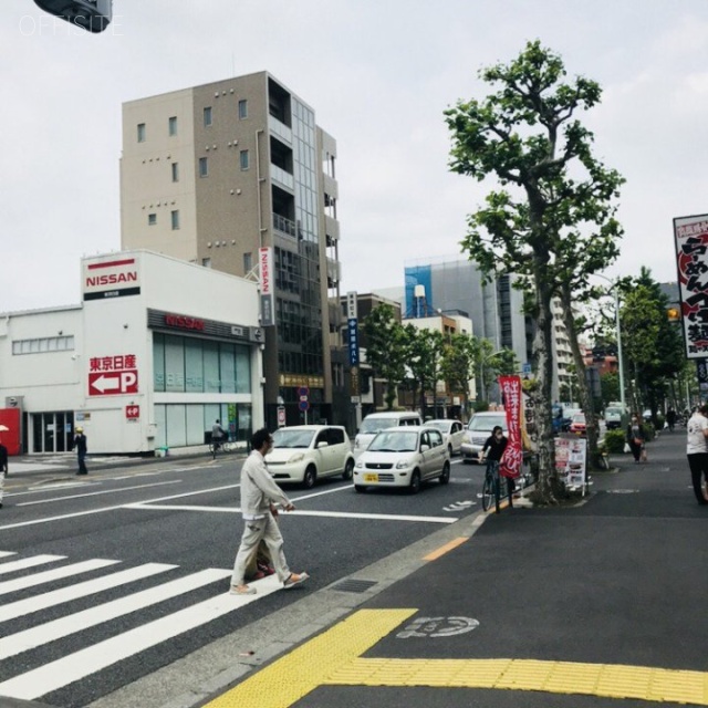 Daiwa中野坂上ビル 前面は青梅街道
