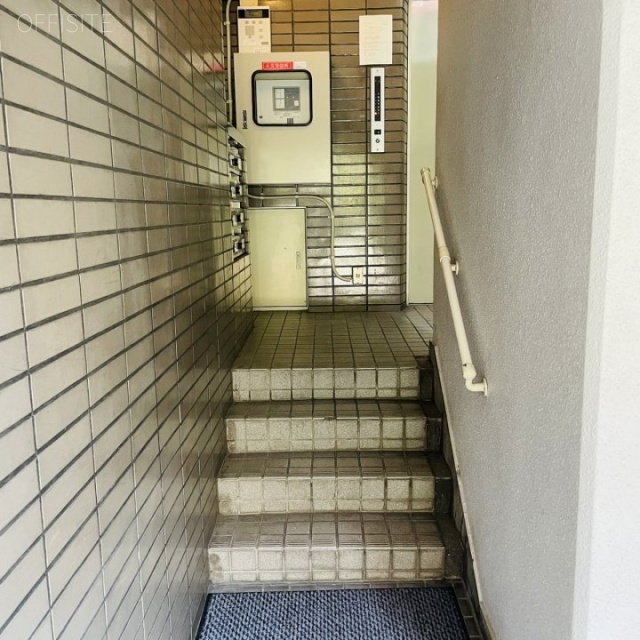 稲垣ビル エントランス