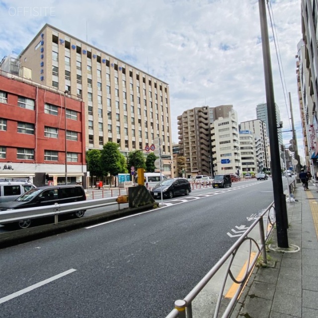 ニットービル ビル前面道路