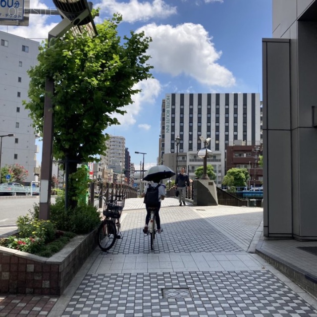 城南信用金庫蒲田支店 ビル前面道路