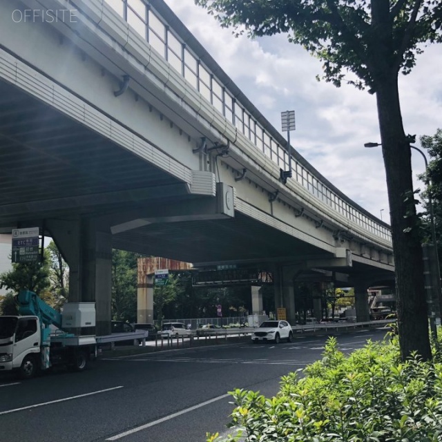 初台村上ビル 前面道路