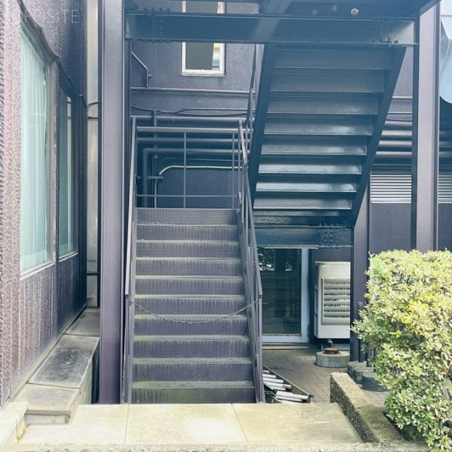 JA共済埼玉ビル 外階段