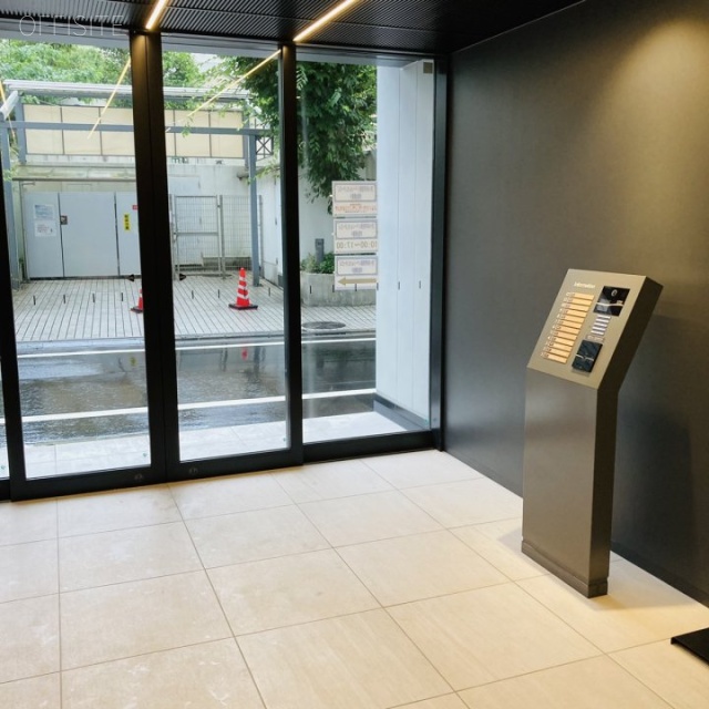 市ヶ谷科学技術イノベーションセンタービル エントランス