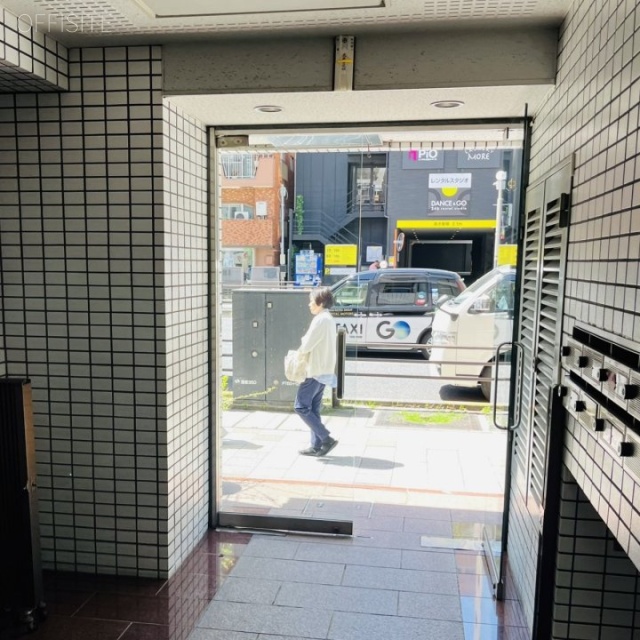 大正堂ビル エントランス