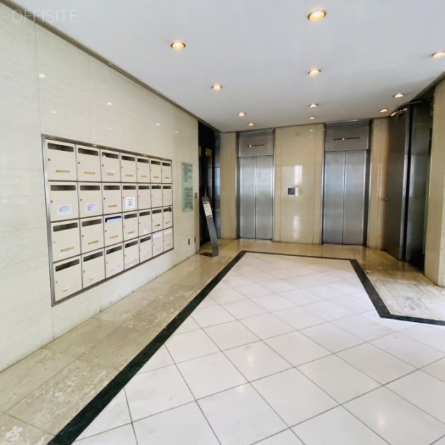 第2秋山ビル エントランス