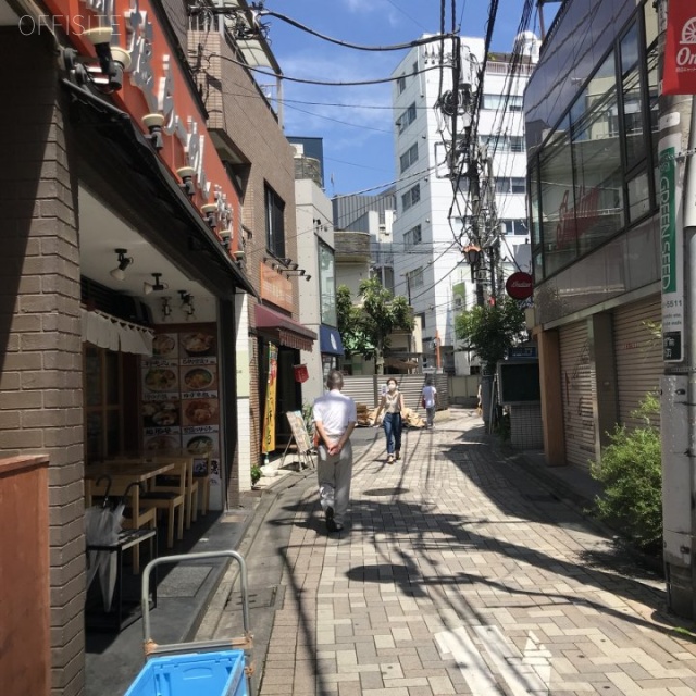 冨貴ビル ビル前面道路