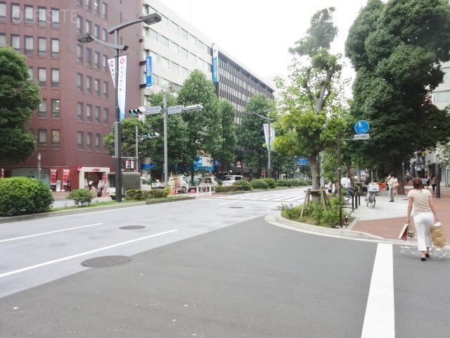 タカセビル本館 ビル前面道路