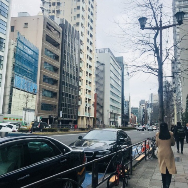 キューブワン麹町 ビル前面道路