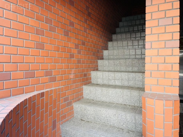 池原第二ビル 階段