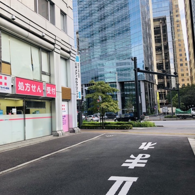 虎ノ門ピアザ ビル前面道路