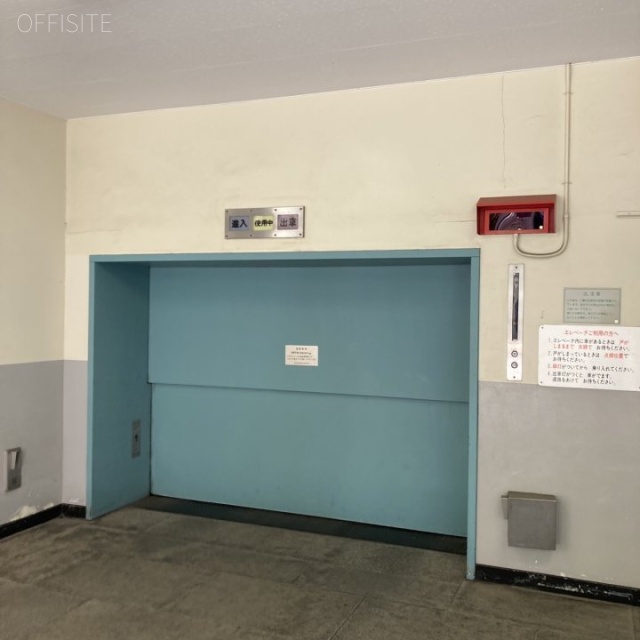 塚本素山ビル 駐車場
