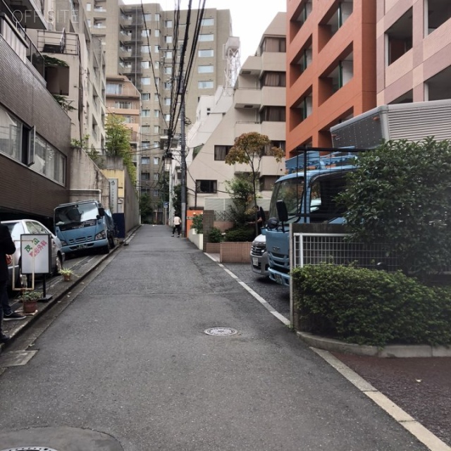 南部坂アネックス ビル前面道路