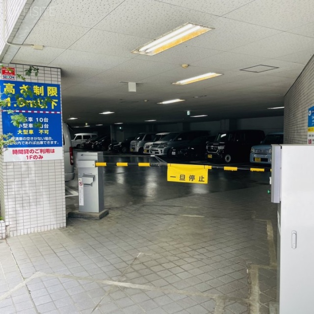 510ビルディング 駐車場