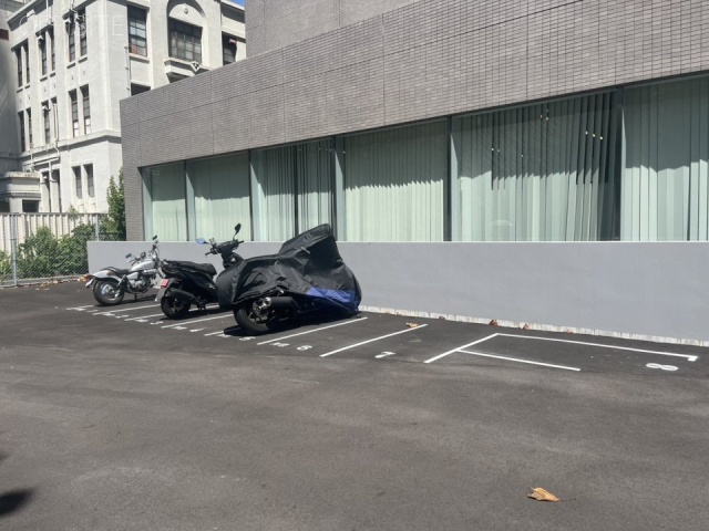 フロンティア御成門 駐車場