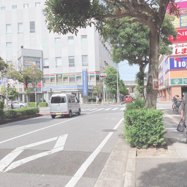 和紅(わこう)ビル ビル前面道路