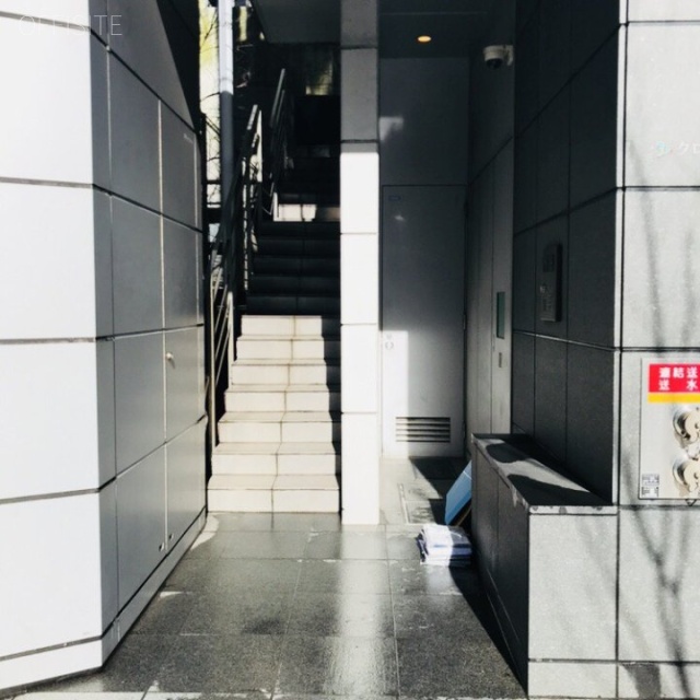 クローバー青山・ONE エントランス