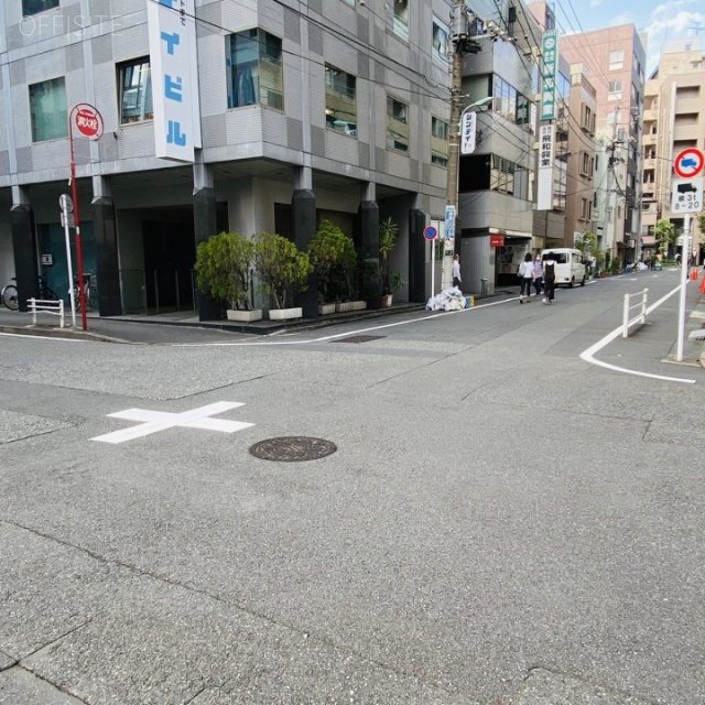 AZ Ginza East ビル前面道路