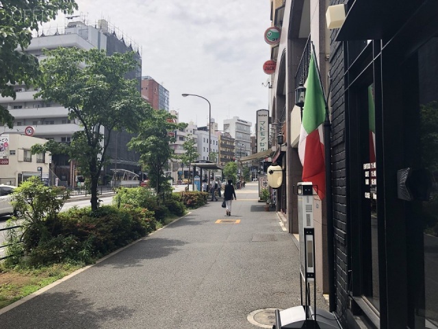 麻布永坂ビル ビル前面道路