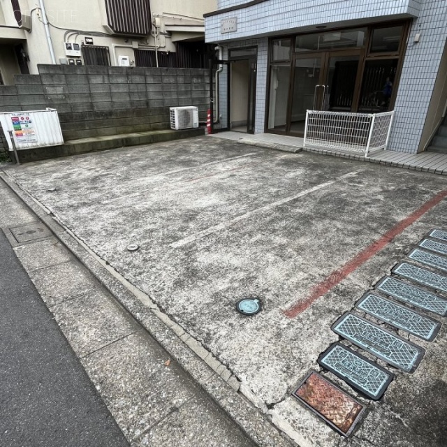 ウエストコート新井薬師 駐車場