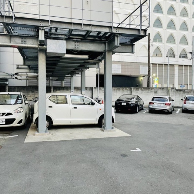 榎本ビル 駐車場