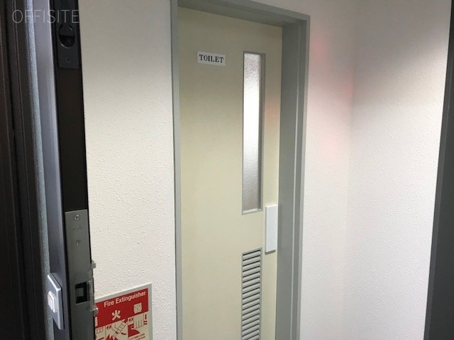 芝尾島ビル トイレ入口