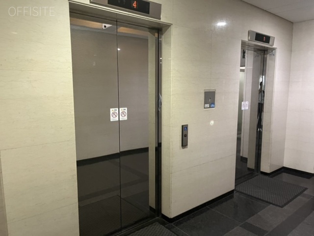 馬事畜産会館 エントランス