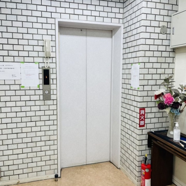 花の東京ビル エレベーター