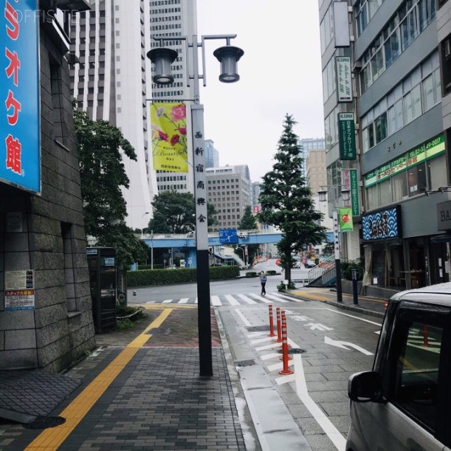 ニューセントラルビル ビル前面道路