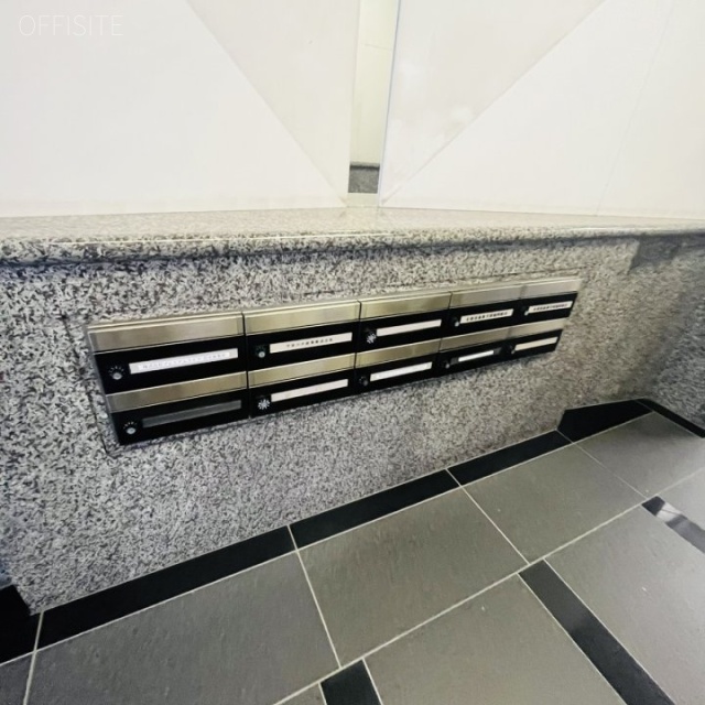 クロスサイド田町ビル エントランス