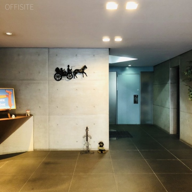 根津宮本ビル エントランス