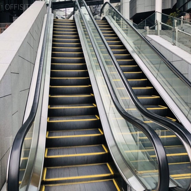 ワテラスタワー エスカレーター