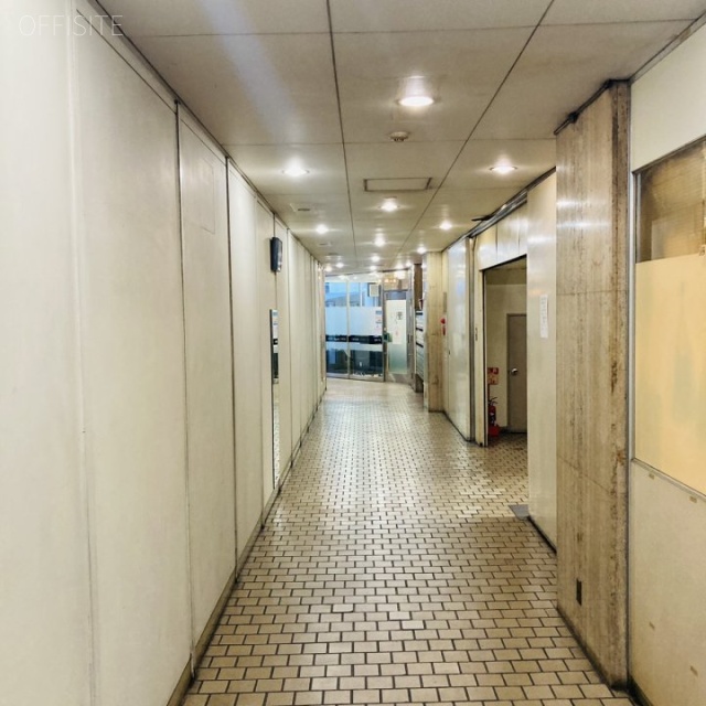 ニッカビル エントランス