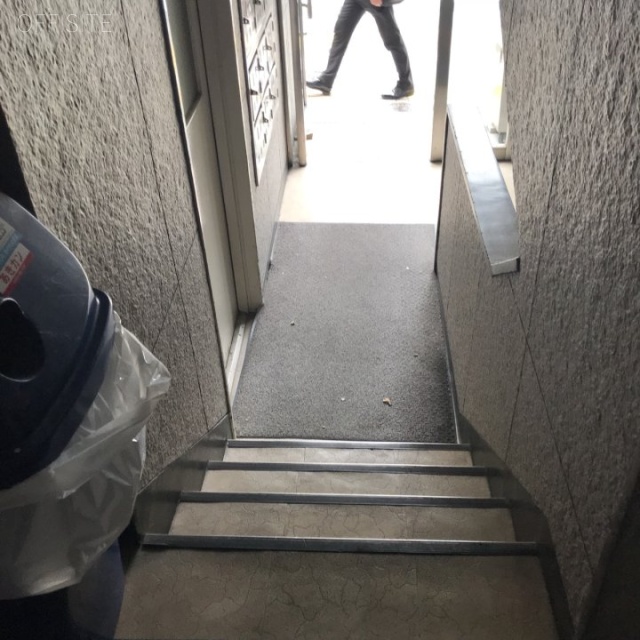 平和会館 エントランス