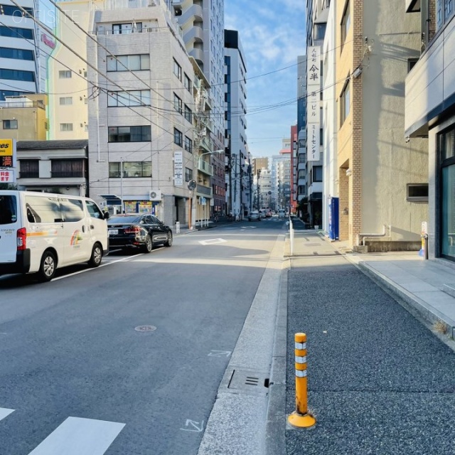 オーキッドプレイス蛎殻町ビル ビル前面道路