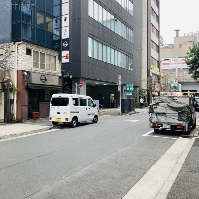 芝ビル ビル前面道路