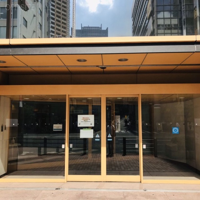 飯田橋駅東口ビル エントランス