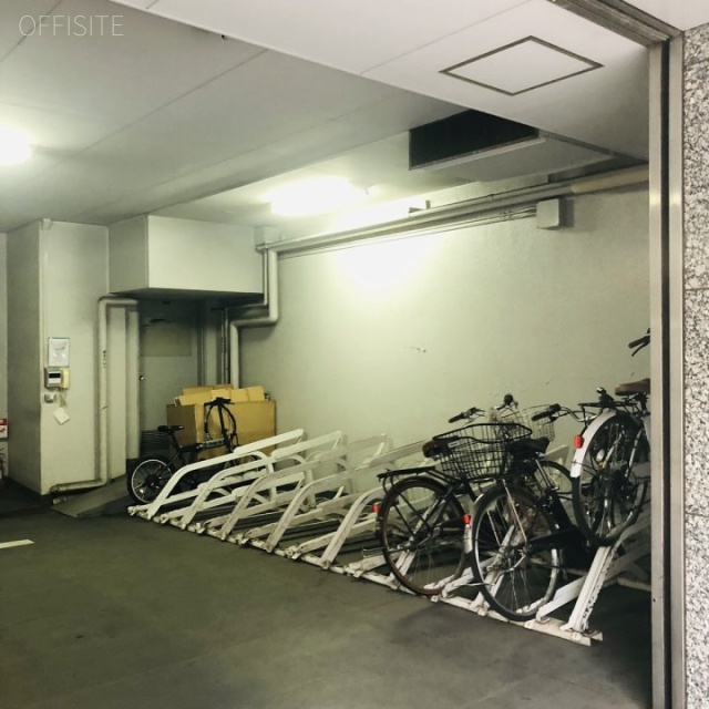 ワカ末ビル 駐輪場