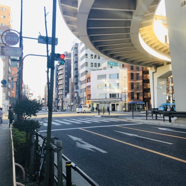 日清ビル 前面道路