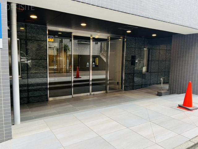 レジディア四谷三丁目ビル エントランス